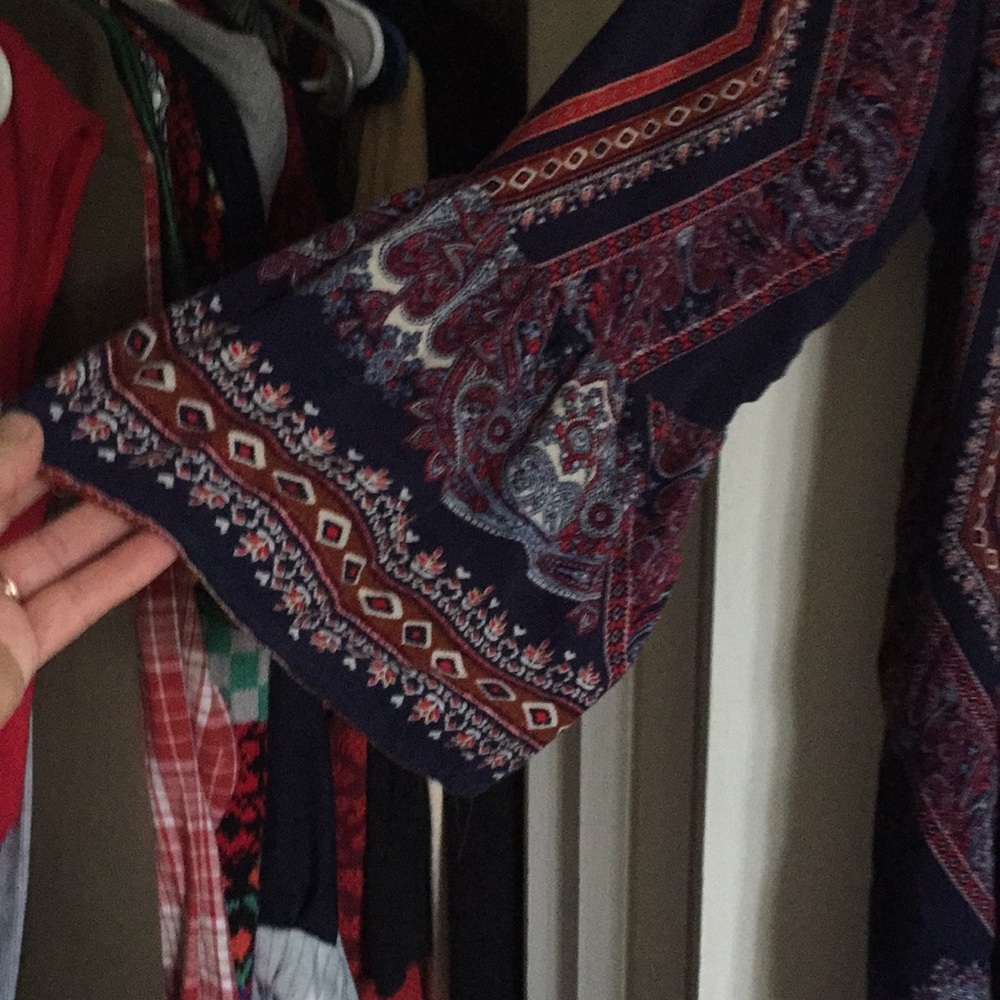 Open blouse - Picture 3 of 3
